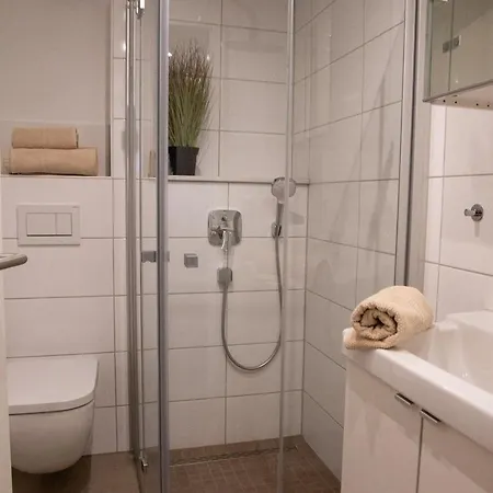 Holiday home Wg 8 - Modern Ausgestattetes Ferienhaus Mit Garten Fur 2 Personen