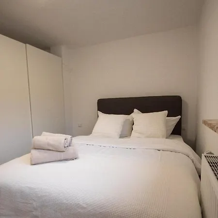 Wg 8 - Modern Ausgestattetes Ferienhaus Mit Garten Fur 2 Personen Cuxhaven