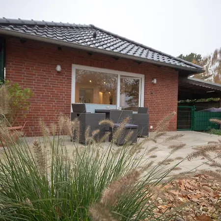 Wg 8 - Modern Ausgestattetes Ferienhaus Mit Garten Fur 2 Personen Holiday home